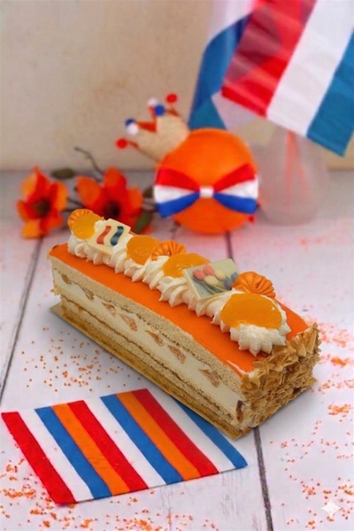 Oranje slagroomcake